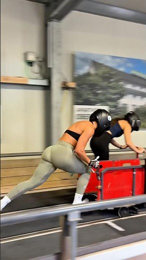 One last push for the camp 🤍🤝🏼🛷 #bobsleigh #bobsled #brakewoman