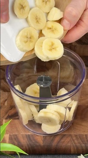 How to Make the Best Banana Milkshake Ever!
