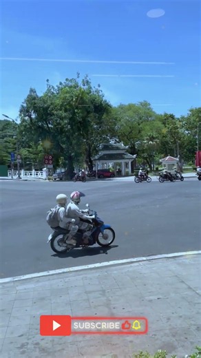 Biểu tượng sâu đậm nhất của mảnh đất cố đô - sông Hương và cầu Tràng Tiền