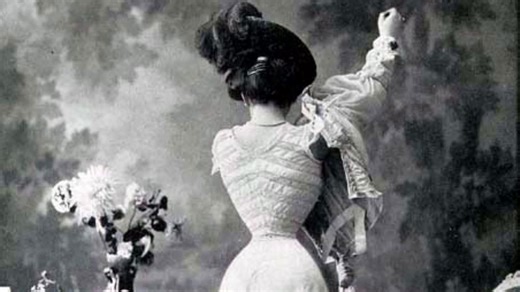 10 historical fashion trends that captivated the masses