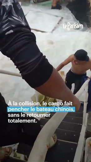 Cargo ship hits a Chinese fishing boat in the Singapore Strait