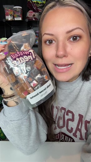 Twisted treats Assorted 1LB bag of Caramel #caramel #candy #candyreview #caramelapple #nostalgia