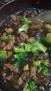 I'm cooking saucy Beef with broccoli 🥦 | Rose Rodriguez
