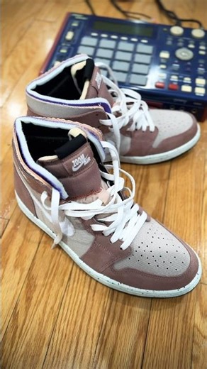 Unboxing the AJ1 High Zoom Comfort ‘Fossil Stone’. #sneaksandbeats #goatapp #sneakerunboxing