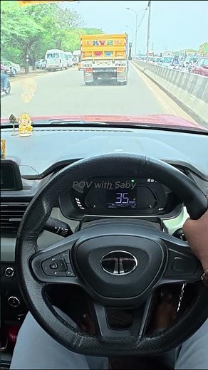 Practice Driving With One Hand! 😳 | Try This Tip to Avoid Gear Change Panic 🔥