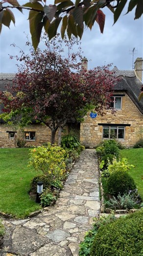 Chipping Campden is a small market town in the Cotswolds in the English county Gloucestershire, in South West England. #chippingcampden #beautifultown #virals #fblifestyle #cotswolds #cotswoldscottage | Beauty of the World