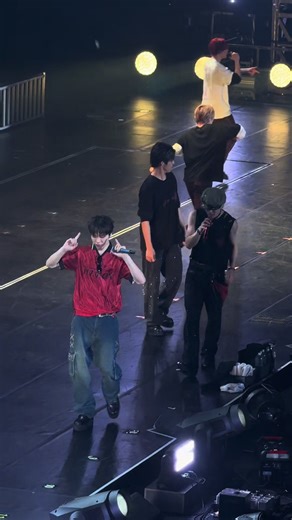 @TREASURE what is this new dance move 🤏🏼🤏🏼🤏🏼🤖🤖 #TREASURE #SOJUNGHWAN #pulse_on_in_taipei