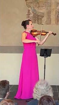 J.S. Bach : Toccata and Fugue in D minor BWV 565 for two violins - The Twiolins live