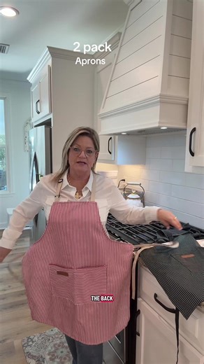 These aprons are perfect for bbq’s, kitchen cooking they can be used for art too. #apron #aprons #cookingtiktok