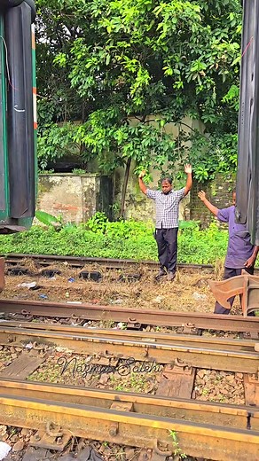 1.4M views · 5.5K reactions | Danger train Sunting #wylossrail #viralrailvideo #trainaccidentnews #bdrail #locochange #Locomaster #locochallenge #bdrailway #railvideo #railwaystation | Nazmus Salehi | Facebook