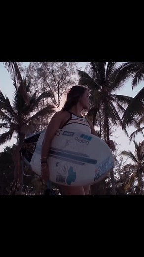 Girls Surfing ✨ #surf #surfing #waves