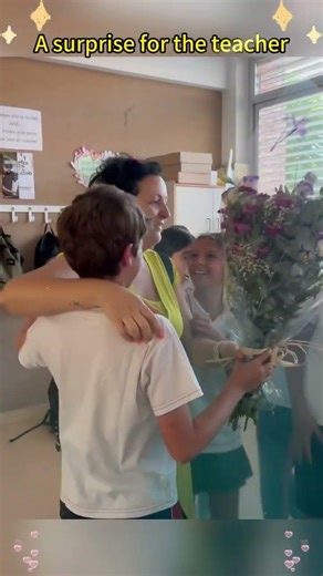 A surprise for the teacher❤️🥰 #teacher#surprise#USA#fyp#move