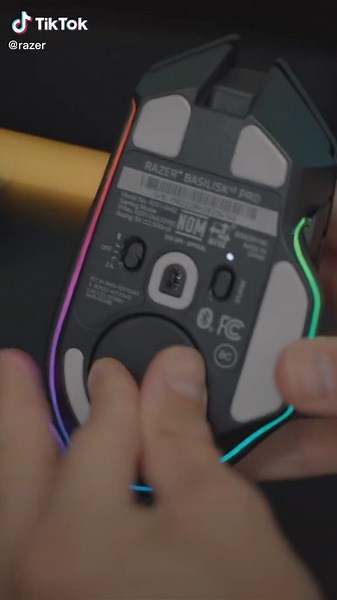 Few easy steps for wireless charging ⚡ #razer #gaming #basiliskv3pro #basiliskv3 #gamingmouse #pcgaming