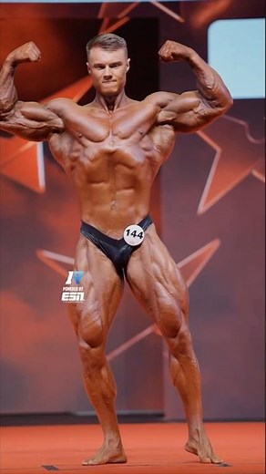 Bodybuilding Shredded Muscle Model Classic Physique Gym Pump Posing Jakub Kuba Kolinek Styrke Studio