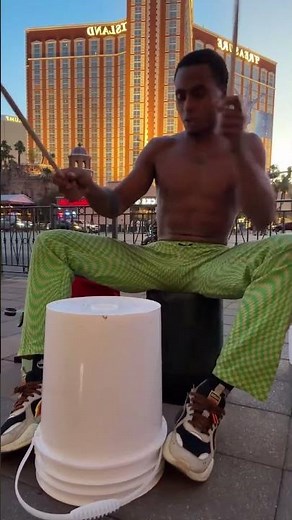 Bell Biv Devoe Poison RED bucket Drumming on the Las Vegas Strip ❤️👑🖍️
