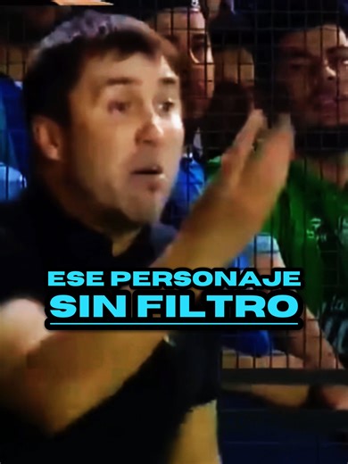 Chacho Coudet y una historia digna del fútbol argentino de antes. Hoy Eduardo Coudet es el nuevo entrenador de River Plate. Pero no hace mucho fue amado en Rosario Central, robó un micro y entretuvo a todos con declaraciones picantes. De confesar ser hincha de Boca a dejar Alavés y ser presentado en River Plate. Anécdotas, festejos, polémicas y frases que ya son historia del fútbol argentino. #RiverPlate #ChachoCoudet #RosarioCentral #FútbolArgentino #Monumental