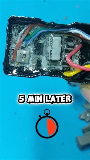 How to Waterproof Electronics with Epoxy Resin 💧 #Shorts