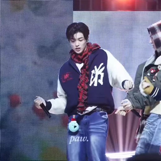 CORTIS INDONESIA on Instagram: "Keonho fancam - Jingle Bell Rock🎅🏻🎸 - - - - - - - - - - - Admin: Cya🌼 Credit: pawww0214 (x) ✦ Follow @cortis.ina for more updates 〰〰〰〰〰〰〰〰〰〰〰〰 #CORTIS #코르티스 #COER #코어 #BIGHIT"