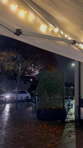 Enjoying the fireworks from Good Lyfe cafe! Open til late with hot drinks, mulled wine and toasties. GoodLyfe | GoodLyfe