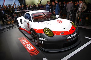 2017 Porsche 911 RSR – mid-engined Le Mans racer revealed
