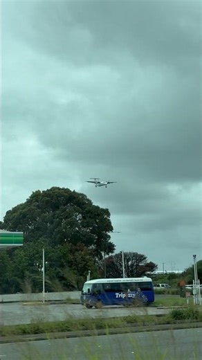 Skytrans Australia De Havilland Canada Dash 8-200 landing on RWY 16L at Sydney