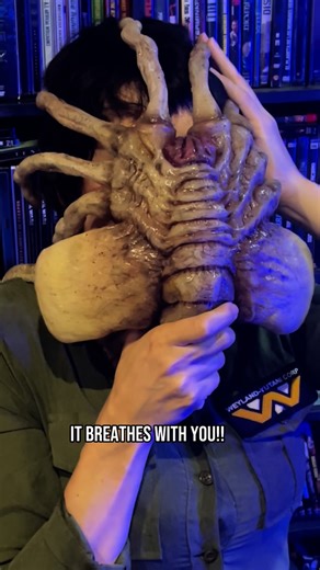 Sofía Guerrero on Instagram: "The most mind-blowing FACEHUGGER replica from Alien you’ve ever seen! A true work of art handmade by the artist @hurleyfx #alien #alienearth"