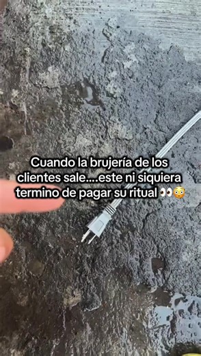 LA LIMPIA DE UN CLIENTE DETONÓ MI COCINA….SALIO LA PORQUERÍA DONDE LO TIENEN METIDO 😳😮‍💨 STORY TIME?!!! Porque ni siquiera termino de pagar y prefería regresarle su mugrero. Después lo leí en tarot y si le hizo daño a su ex mujer. Ósea la ex mujer lo brujeaba por cómo la hizo sufrir a ella. Así que tomé la desicion de cómo no fue para decirme la verdad deje el caso. #brujeria #magia #gusanos #velomancia