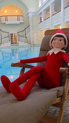 ✨ Holiday magic is in the air at Omni Bedford Springs! From twinkling lights and joyful traditions to breakfast with Santa, dazzling gingerbread displays, seasonal sips at Blitzen's, and cozy moments by the fire… the resort is glowing with wonder around every corner. Join us as we celebrate the season, one merry adventure at a time. ✨🎄 | Omni Bedford Springs Resort & Spa