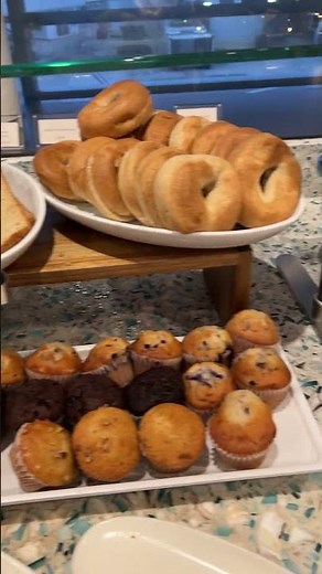 The Club at MCO Lounge Orlando - Priority Pass, Lounge Key, AAA Discount Rewards #orlando #airport