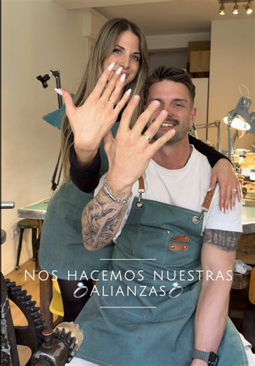 💍♥️Podemos decir que ha sido la experiencia que más ilusión nos ha hecho de la preparación de la boda. Lo pasamos genial y aprendimos muchísimo! 👰🏼‍♀️💍🤵🏼‍♂️Al final las alianzas nos van a acompañar siempre y el saber que hemos sido parte de su creación es algo muy especial. Ahora las mandan a grabar y enseguida las tendremos en casa👏🏼 👌🏽Súper recomendable esta experiencia @Mike.blackberet