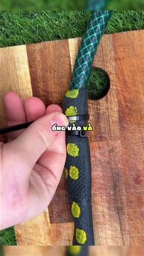 Boy turns rubber snake into fat python 🐍😲