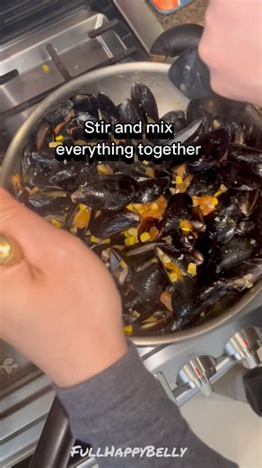 So simple but it’s seriously so yummy! My brother in law’s mussels recipe #mussels #seafood #seafoodlovers #chinesefood #chinesecuisine #chinesefoodlover #vlog #food #foodlover #foodie #foodblogger #yummyfood #comfortfood #homemadefood #homecooking #homecooked #cooking #cookingvideos #cookingreels #cookingathome #easyrecipe #recipes #recipe #fullhappybelly | Fullhappybelly
