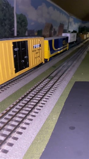 Old Reliable SD40 Csx engine/long freight train 👍 #subscribe #train #shorts #music #csx #railway