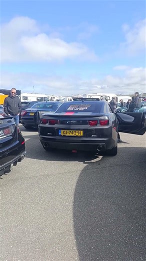 *EARRAPE* Camaro Revving en ook gelijk de geluidsbarrière breken #supercarmadness