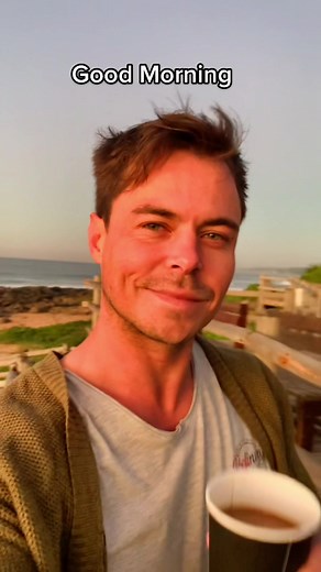 This is how I fight my battles 💪🏼 #bobbyvanjaarsveld #surrounded #michaelwsmith