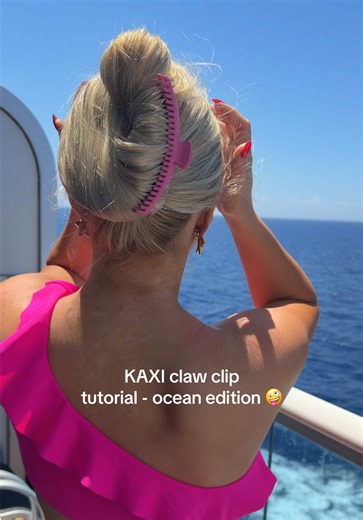 KAXI claw clip tutorial - ocean edition: easy vacay hair with Kaxi clips