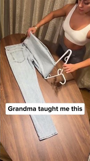 How to Hang Jeans 👖