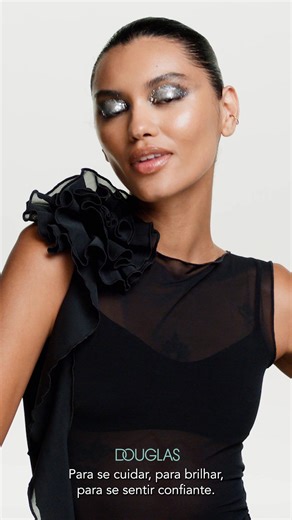 Crie Momentos MágicosFaça as pessoas de quem mais gosta felizes com presentes que se adequam perfeitamente a elas e crie momentos mágicos que ficarão para sempre. Oferecer um presente é uma forma subtil de dizer: “Estive a pensar em ti!” Descubra aqui ideias que vão criar momentos especiais com quem mais ama. Torne o seu presente ainda mais bonito e pessoal - por exemplo com uma mensagem encantadora ou perfumado com a sua fragrância favorita! | Perfumarias Douglas Portugal