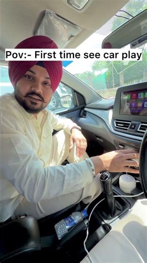 Meri car me toun cd player hai mai kaya karuu 😢