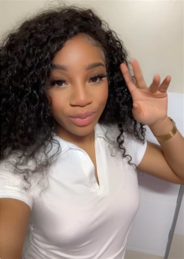 Nouvelle aventure 💜 Je me lance sur Twitch. Lives chill, cuisine, discussions, vraie vibe. 📍 Twitch : SherylIsako Premier live le mercredi à 21h 🌸 Team SheShette 💅