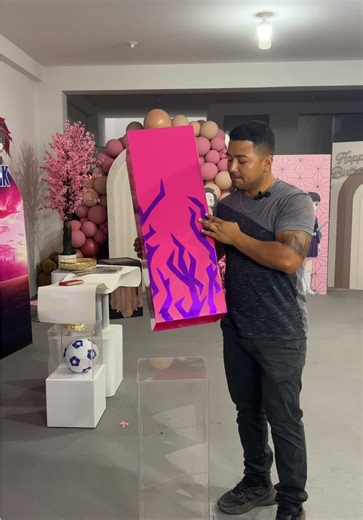 Te enseñamos a trasformar tu mobiliario 👆🏽✨ Personalizando una fiesta 🤩 #huntrix #guerreraskpop #sodapop #decoracionguerreraskpop #limaperu