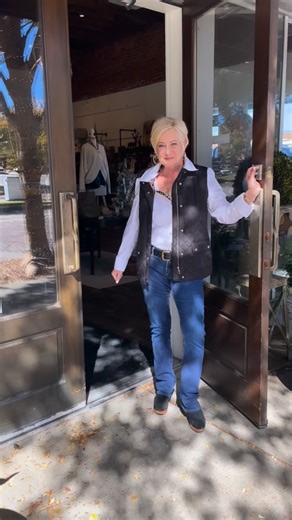 Designer's Warehouse on Instagram: "🎄 It’s beginning to look a lot like Christmas at Designers Warehouse! Our holiday decor is out, and the shop feels magical. ✨Join us — and our Downtown Opelika neighbors — for Holiday Open House on Sunday, November 9th from 12–5 PM. 🛍️ Enjoy 20% OFF the entire store during the event! Come shop local, soak up the holiday spirit, and kick off the season with us."