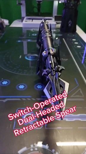 Have you ever seen a dual-head spear that expands and retracts at your command? 🔥🔥 Check out this incredible weapon with switch control! #dualspear #warriorspears #cosplayweapons #cool3dprint #switchweapons #weaponmastery