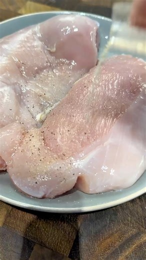 12K views · 102 reactions | Just the right size for two and just the right amount of effort.李 Our Holiday Market Meal Kit brings turkey, sweet potatoes, wild rice, and green beans together for a cozy, no-stress dinner. Find it in stores or order online today! https://bit.ly/4oOFgL3 | The Fresh Market | Facebook