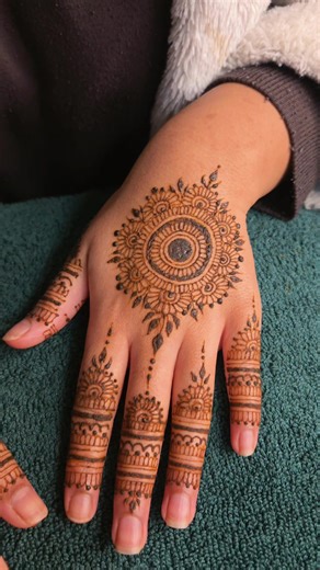 Beautiful Engagement Henna Designs 💍