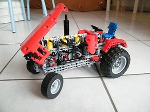 Lego Technic - Pneumatic Tractor By Nico71