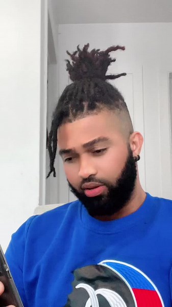 Creative Hairstyles: Dreadlocks with a Unique Twist