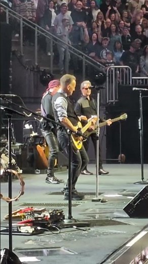 Bruce Springsteen & The E Street Band:"Born to Run"