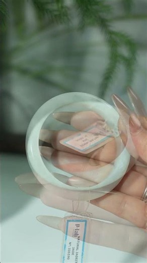 Vòng Cẩm thạch Type A Nếp Mịn Lá Hẹ ni 53