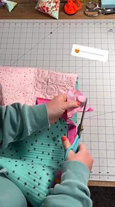 This is a terrific method for joining quilt binding ends. Top notch. Who else uses this method? Or do you have a different way? Thanks to The Cloth Parcel for this fabulous how-to video! #quiltingtips | Quilt Patterns PDF
